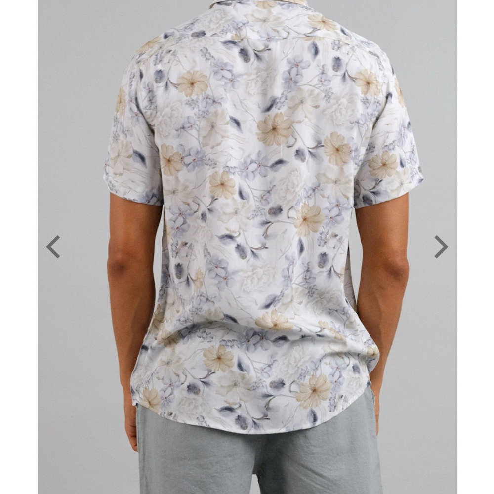 Floral Button down shirt - Picture 3 of 7